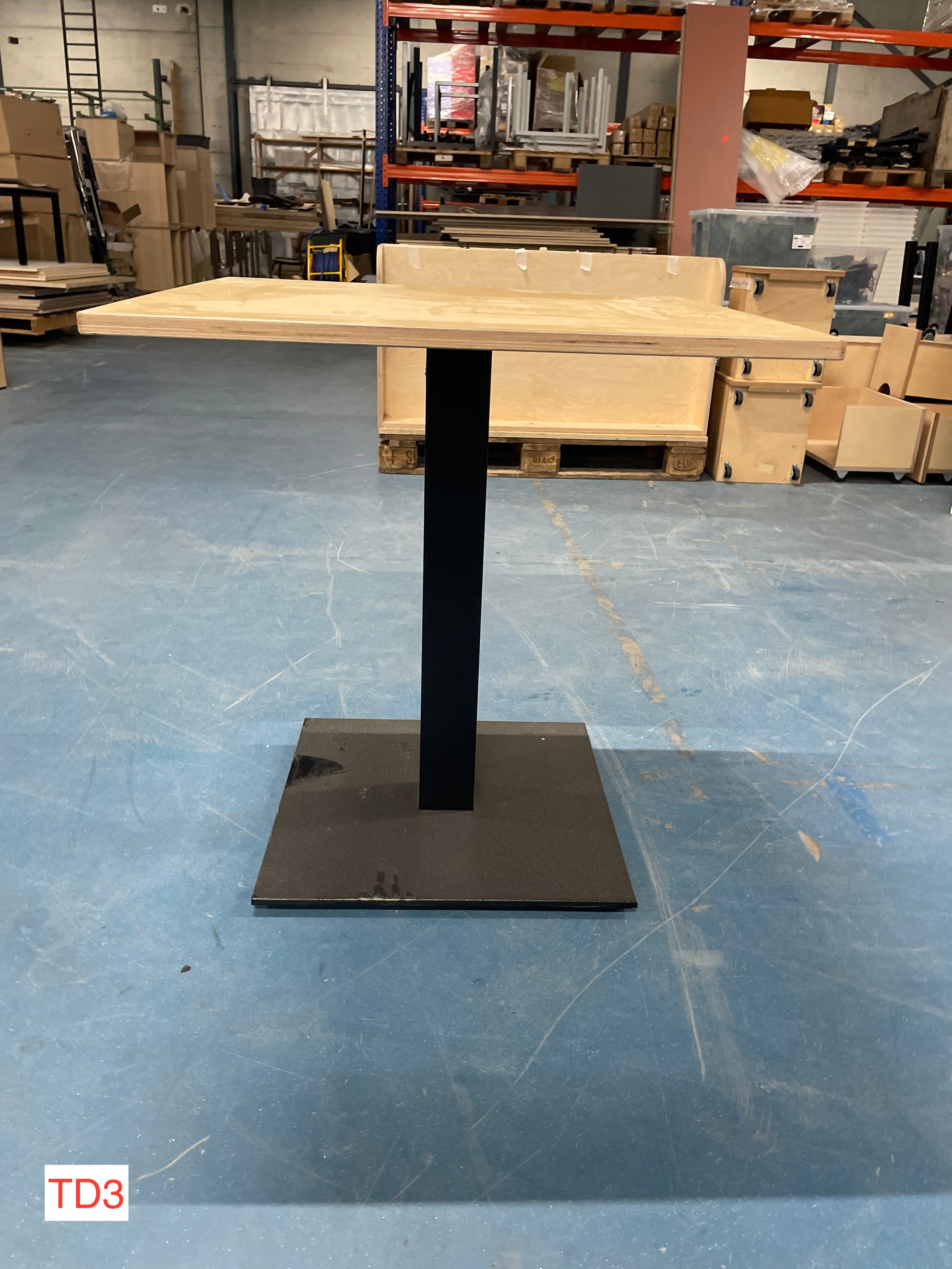 Cafetafel op kolompoot