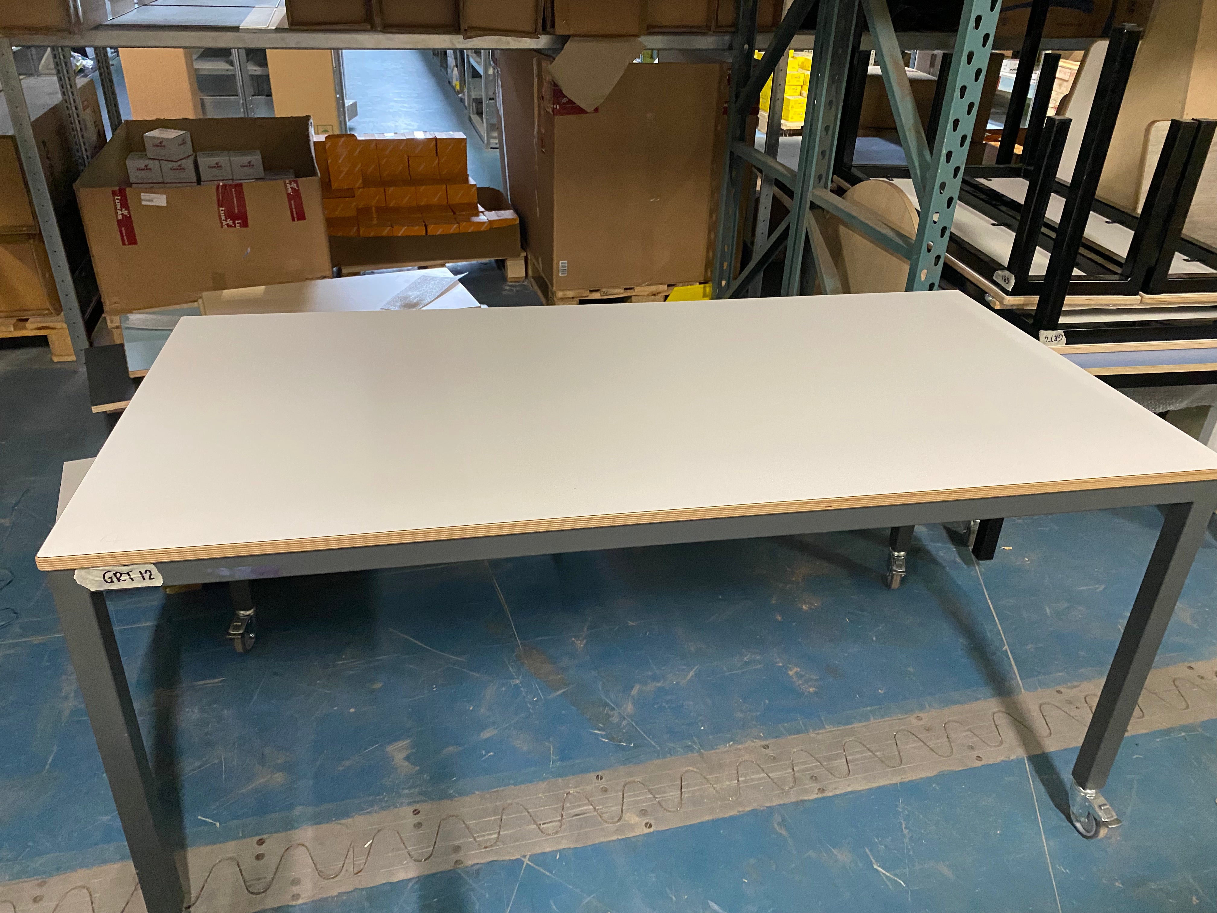 Groepstafel op wielen