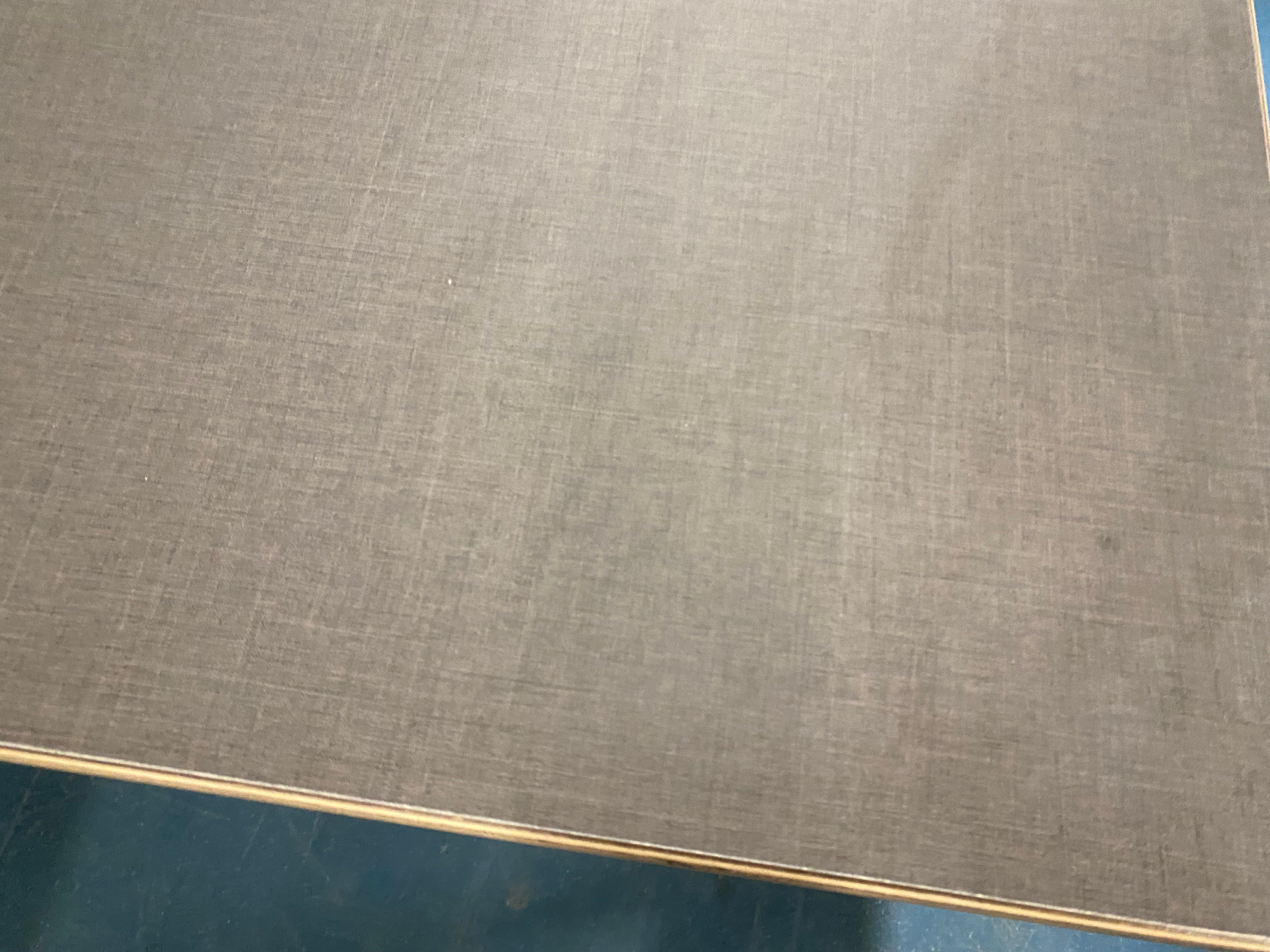 groepstafel, op steldoppen