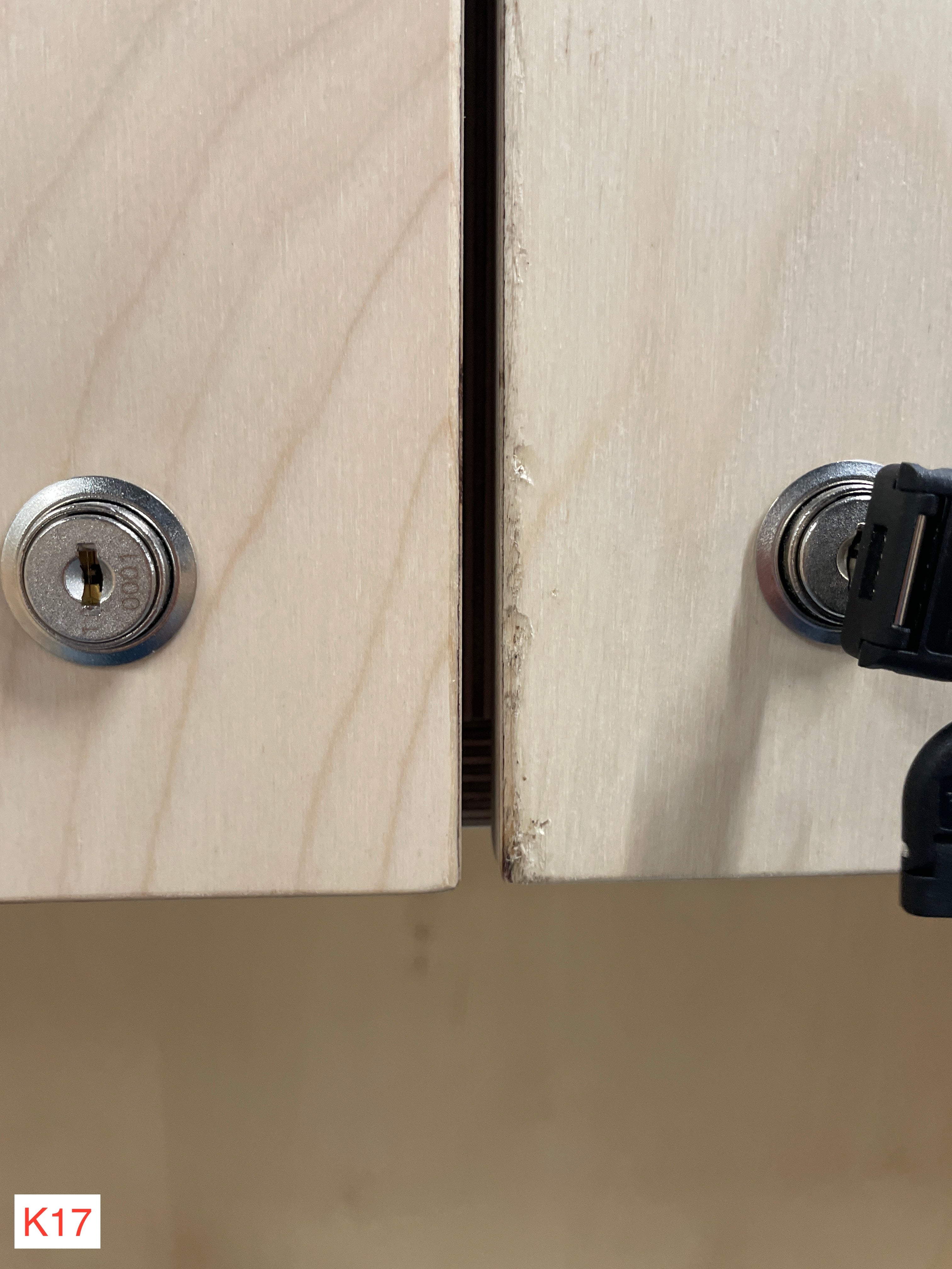 wandkast, met deuren met slot, werkplek leerkracht