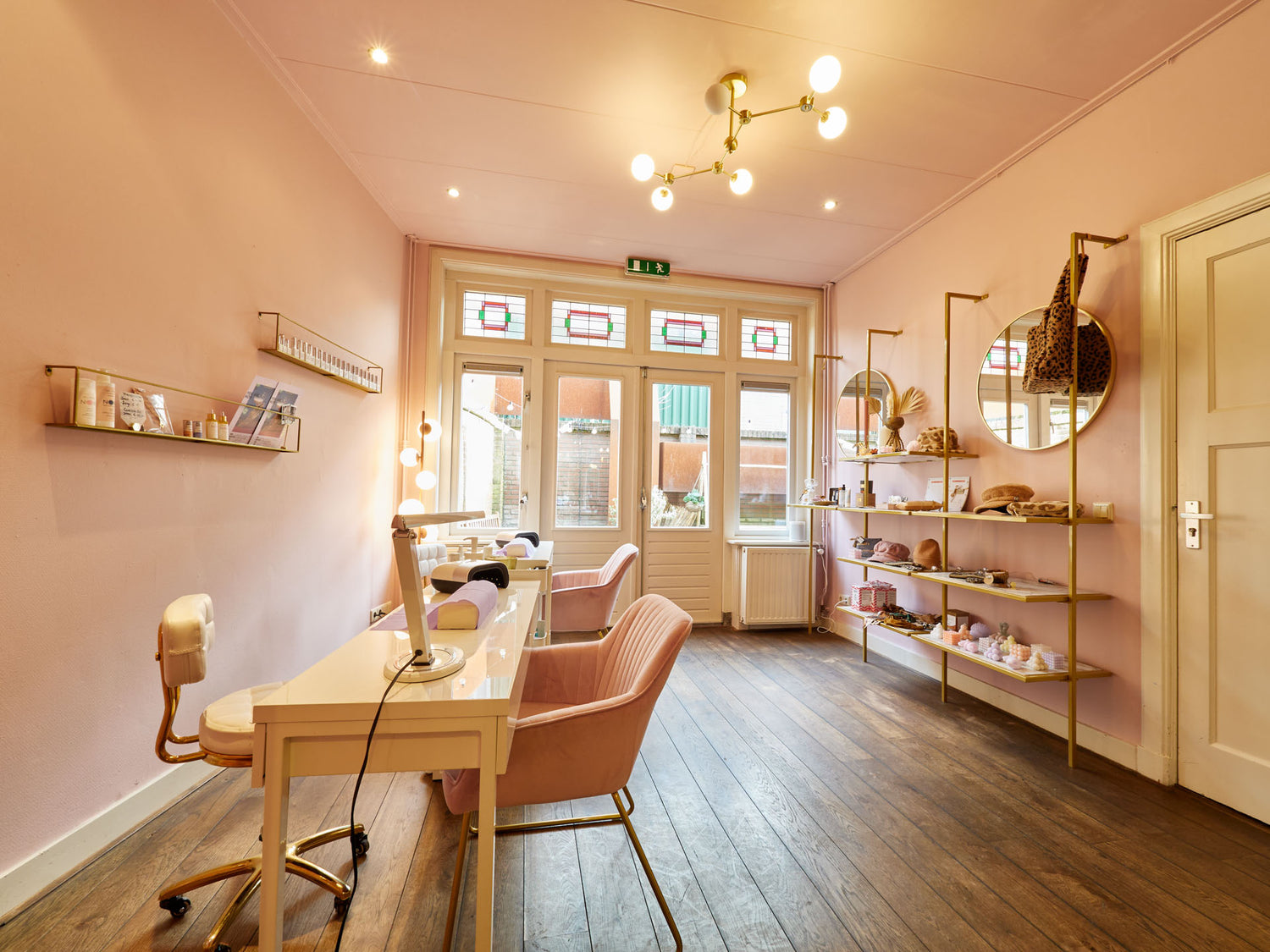 Interieur nailbar Mimosa