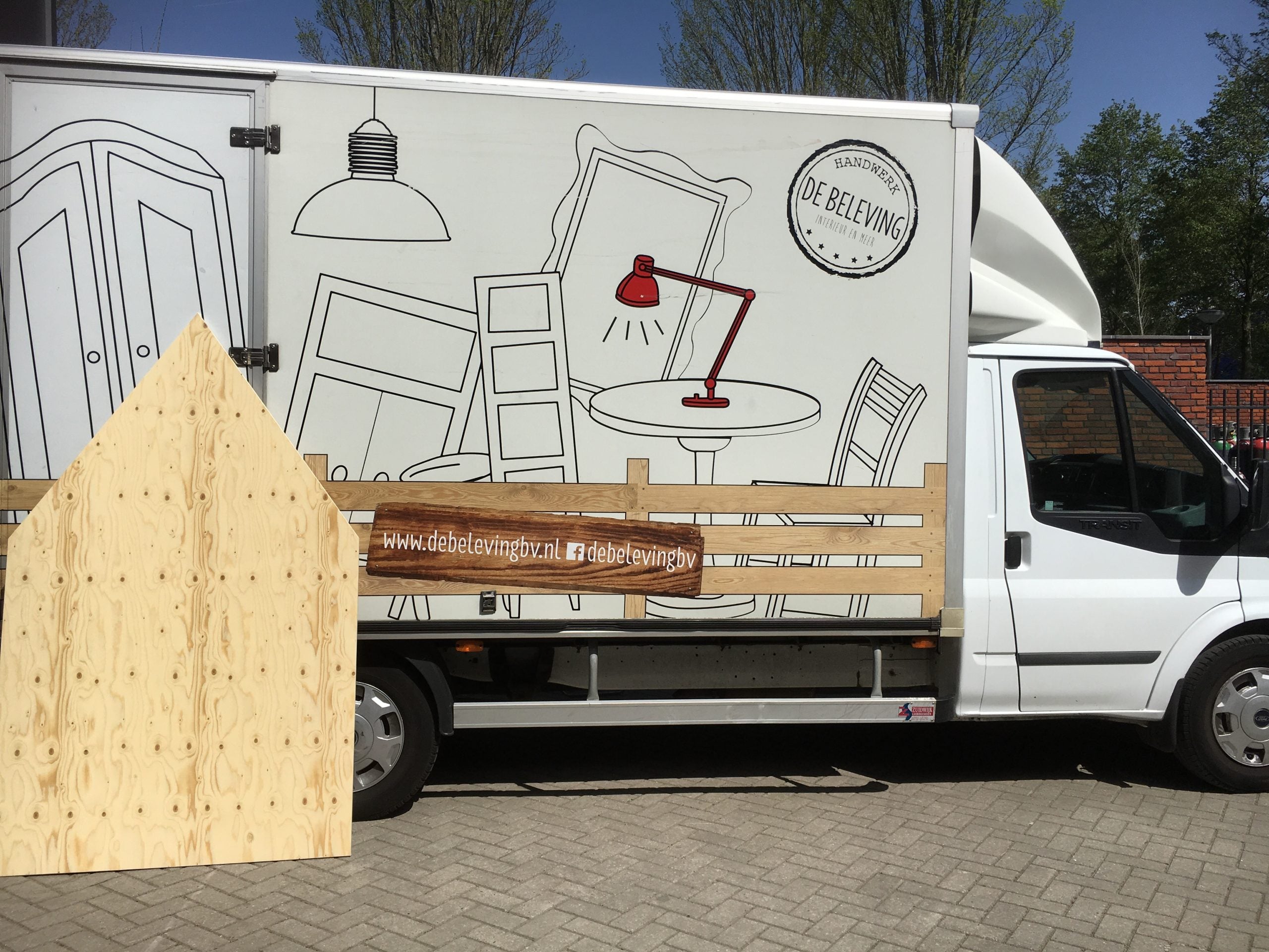 Wij werken door