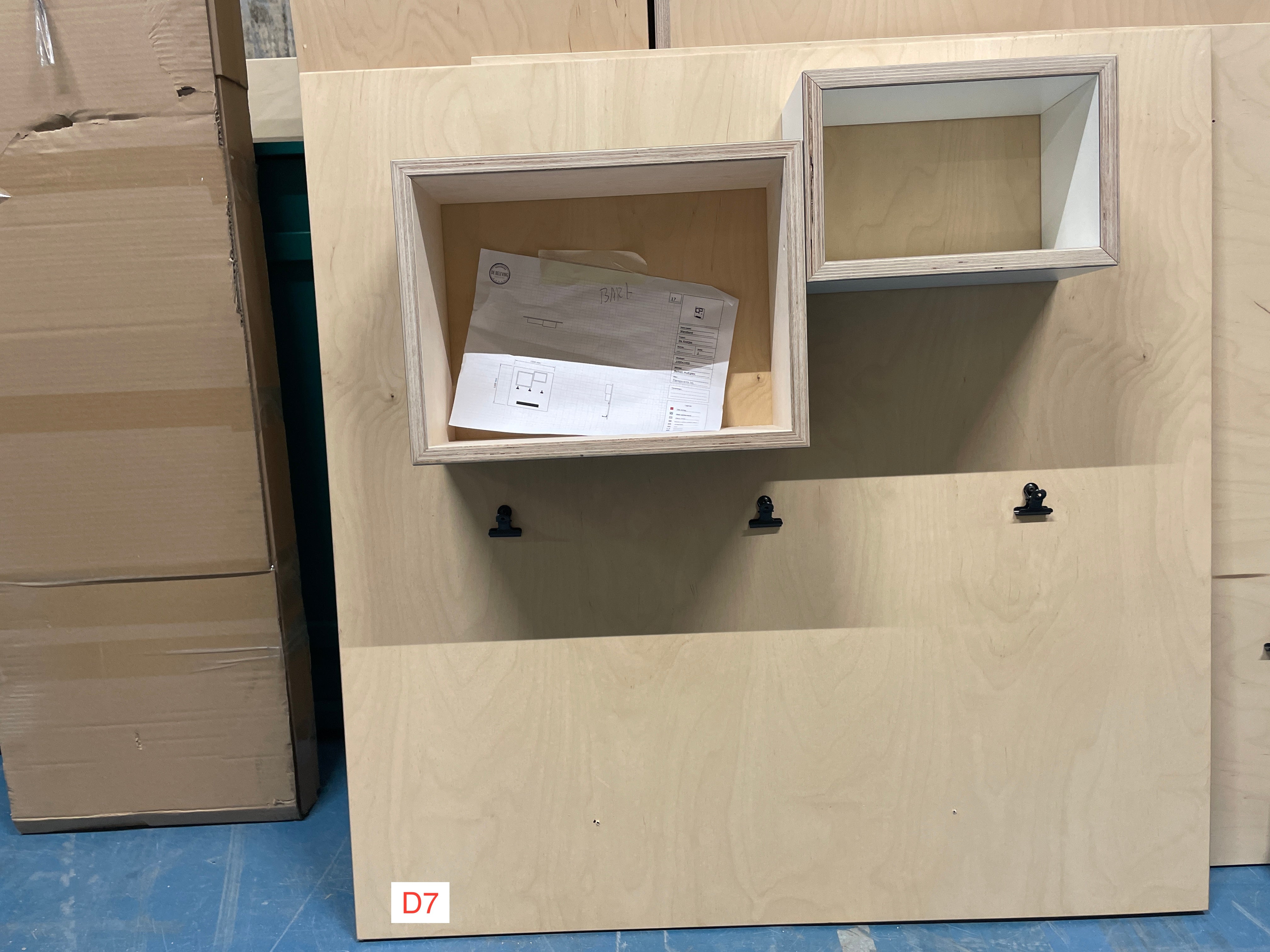 wandbord met 2 expovak en klemlat