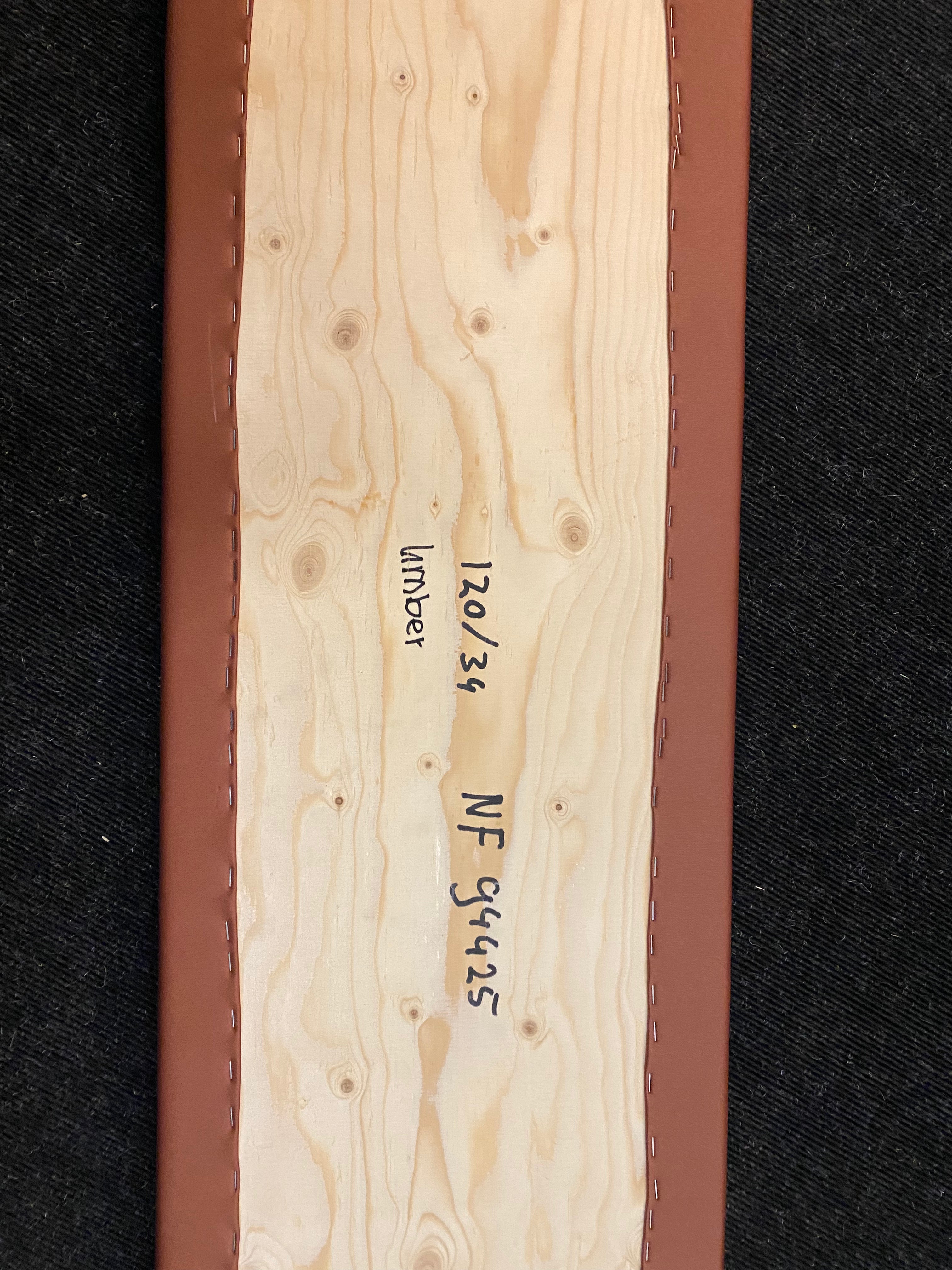 Matraskussen op plank